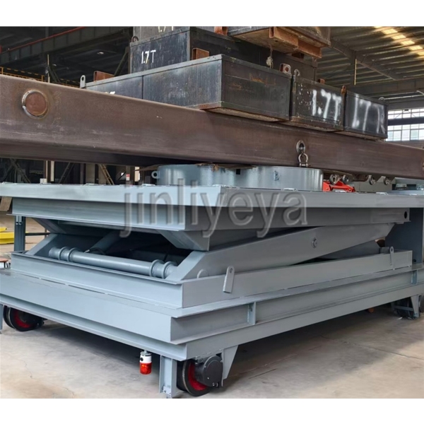 武汉定制升降车（设备可移动，可升降、台面可旋转）